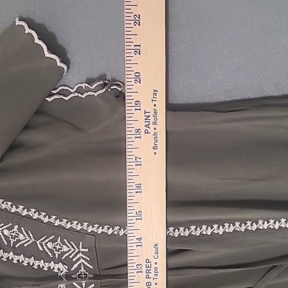 Style & Co Women's Green Embroidered Flutter Sleeve Peasant Blouse - Size Medium - Picture 9 of 12